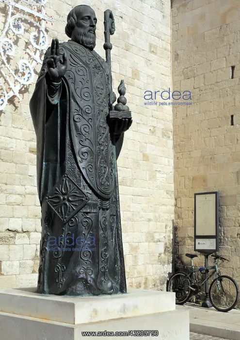 : geography / travel, Italy, Statue of St. Nicholas : geography / travel, Italy, Statue of St. Nicholas