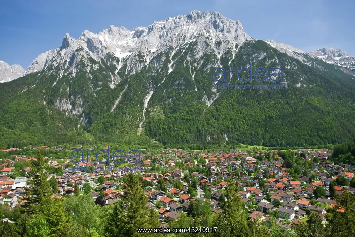 : Germany, Bayern-Bavaria, Mittenwald. Alpine : Germany, Bayern-Bavaria, Mittenwald. Alpine