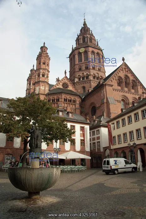 : Germany, Rhineland Palatinate, Mainz. Romanesque : Germany, Rhineland Palatinate, Mainz. Romanesque