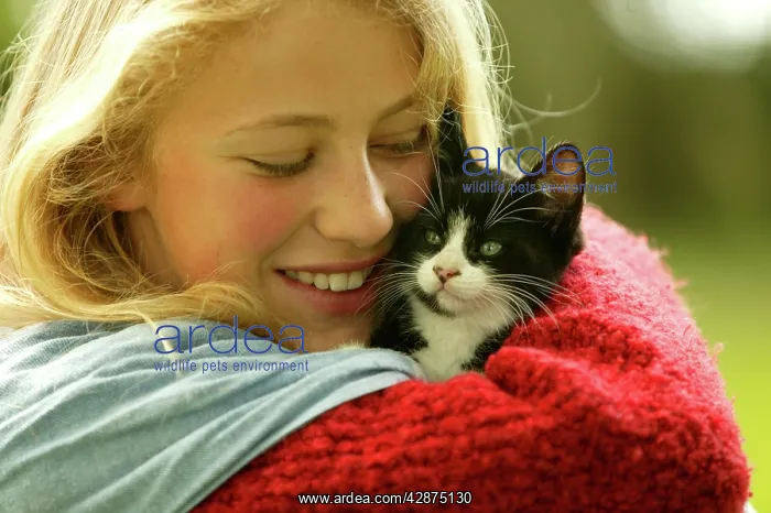  : Girl and Cat