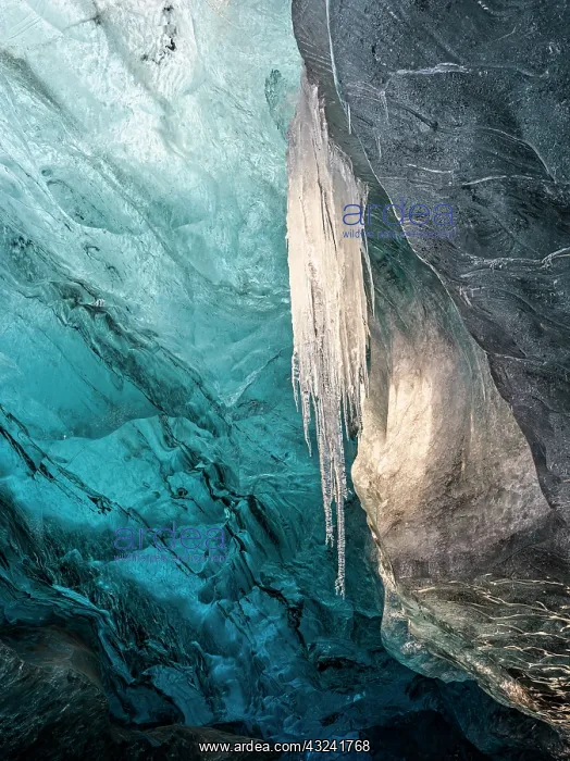 : Glacial cave in the Breidamerkurjoekull : Glacial cave in the Breidamerkurjoekull