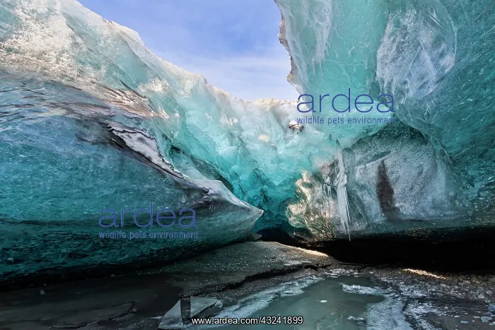 : Glacial cave in the Breidamerkurjoekull : Glacial cave in the Breidamerkurjoekull