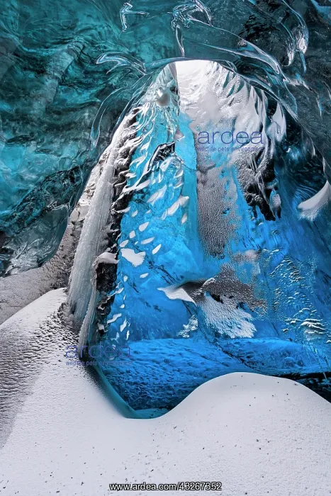 : Glacial cave in the Breidamerkurjoekull : Glacial cave in the Breidamerkurjoekull