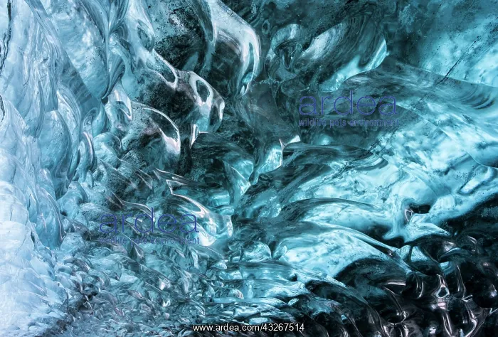 : Glacial cave in the Breidamerkurjoekull : Glacial cave in the Breidamerkurjoekull