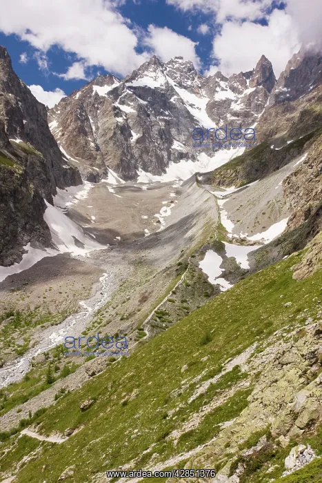 : Glacier Noir and the Barre des Ecrins (4102 metres) : Glacier Noir and the Barre des Ecrins (4102 metres)