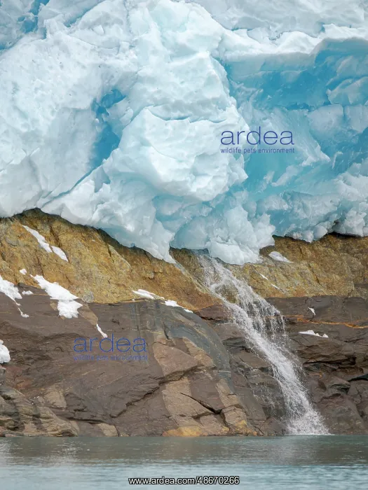 : Glacier northeast of Isertoq (Bussemand glacier) near : Glacier northeast of Isertoq (Bussemand glacier) near