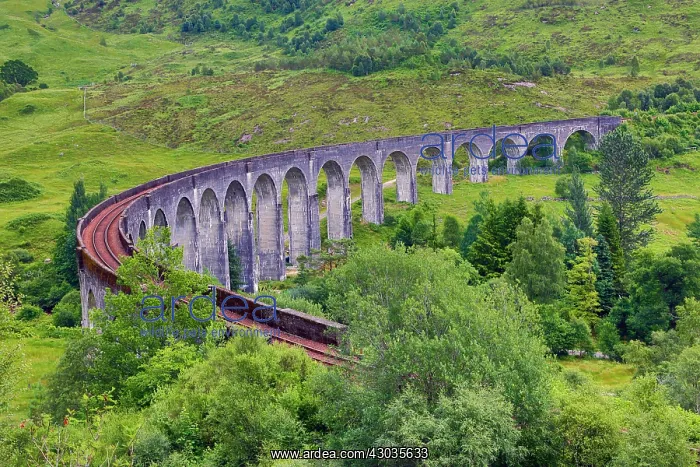  : Glenfinnan viaduct, railway viaduct for the West