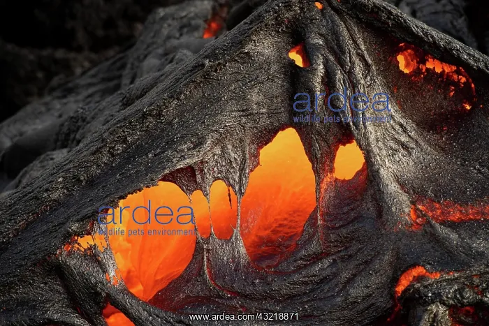 : Glowing lava, lava flow, Fagradalsfjall table volcano : Glowing lava, lava flow, Fagradalsfjall table volcano