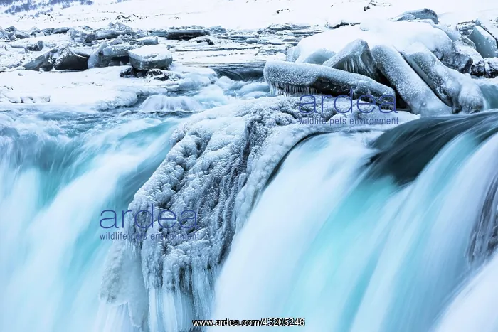 : Godafoss waterfall, icy and snowy rock face, Nor : Godafoss waterfall, icy and snowy rock face, Nor
