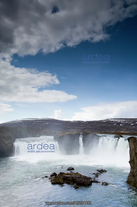 : Godafoss waterfalls, Iceland : Godafoss waterfalls, Iceland