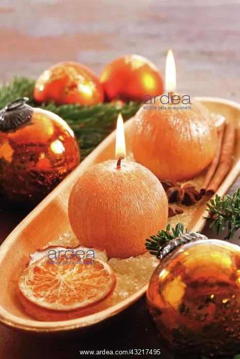  : Golden bowl with round candles and Christmas decoration