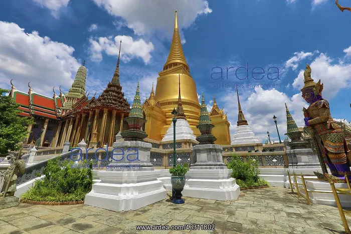 : Golden Phra Si Rattana Chedi at Wat Phra Kaew, Temple : Golden Phra Si Rattana Chedi at Wat Phra Kaew, Temple