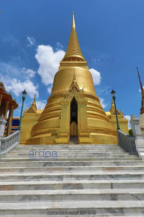  : Golden Phra Si Rattana Chedi at Wat Phra Kaew, Temple
