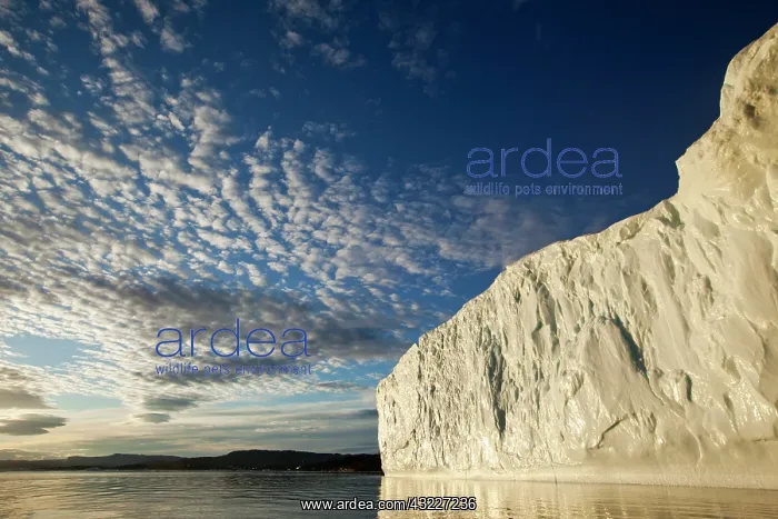  : Greenland, Ilulissat, Midnight sun lights