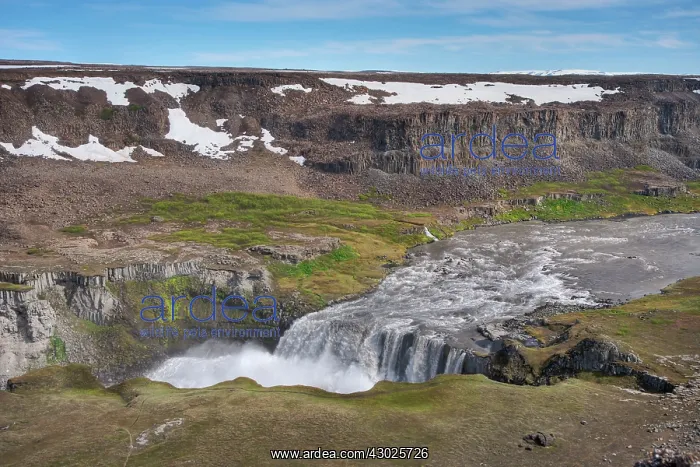 : Hafragilsfoss Waterfall : Hafragilsfoss Waterfall