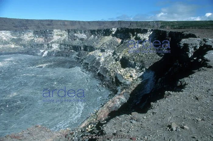 : Halemaumau Crater, Hawai'i : Halemaumau Crater, Hawai'i