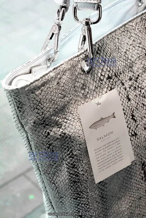 : Hand bag in fish skin from the icelandic brand Huld : Hand bag in fish skin from the icelandic brand Huld