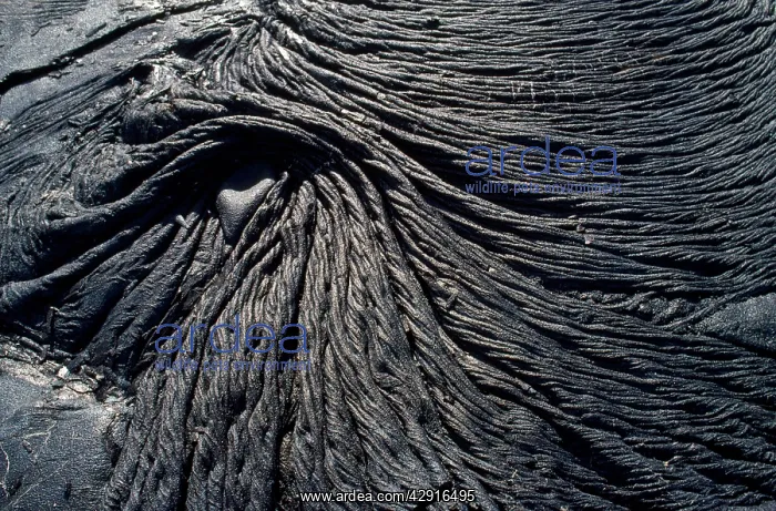  : Hawaii - Kilauea VOLCANO fresh pahoehoe lava