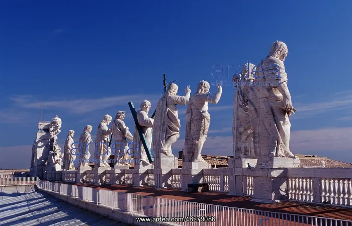 : Heiligenfiguren, Petersdom, Italien, Rom, Vatikanstadt : Heiligenfiguren, Petersdom, Italien, Rom, Vatikanstadt