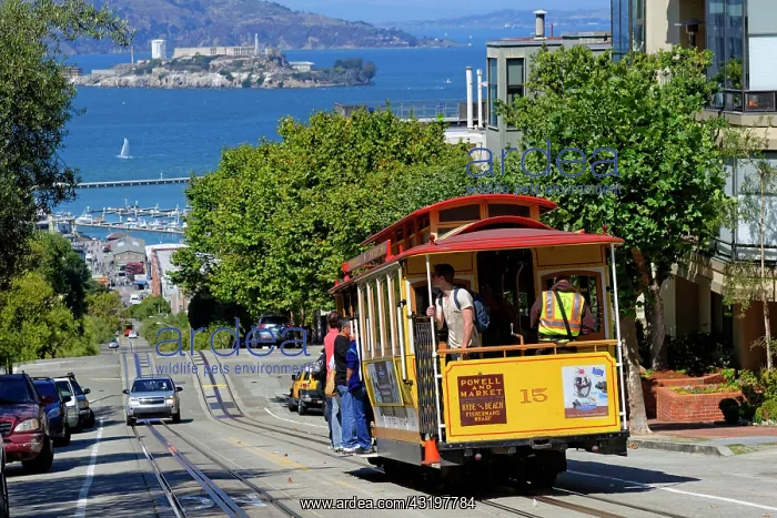 : The historic cable car on Hyde Street, the former : The historic cable car on Hyde Street, the former