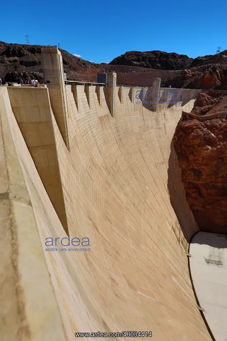 : Hoover Dam hydroelectric dam on the border between : Hoover Dam hydroelectric dam on the border between