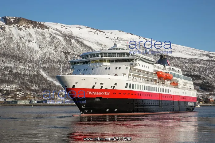 : Hurtigruten vessel MS Finnmarken leaves port, Tromsc : Hurtigruten vessel MS Finnmarken leaves port, Tromsc