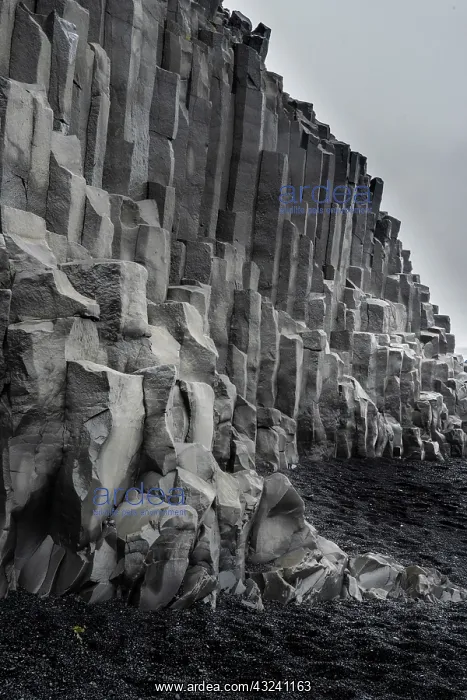 : Iceland. Black beaches and columnar volcanic cliffs : Iceland. Black beaches and columnar volcanic cliffs