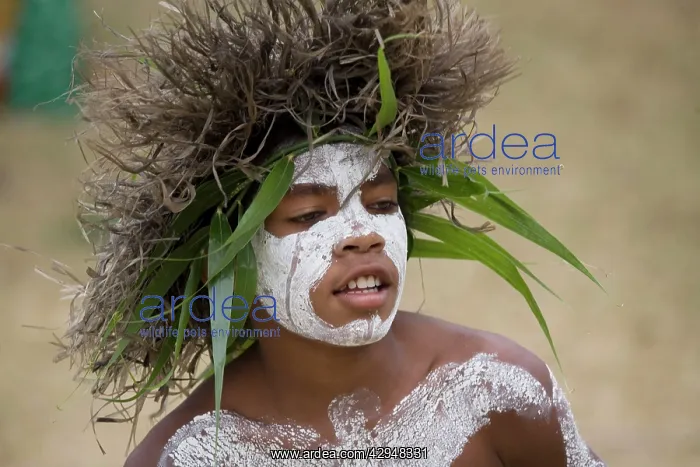  : Ilse des Pins traditional dancer