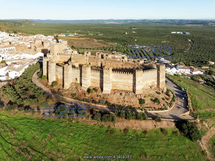 : The impressive Moorish Burgalimar castle at the : The impressive Moorish Burgalimar castle at the