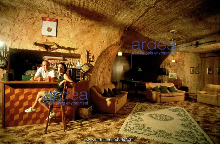  : Interior of 'DugoutI.Coober Pedy Hotel. Coober
