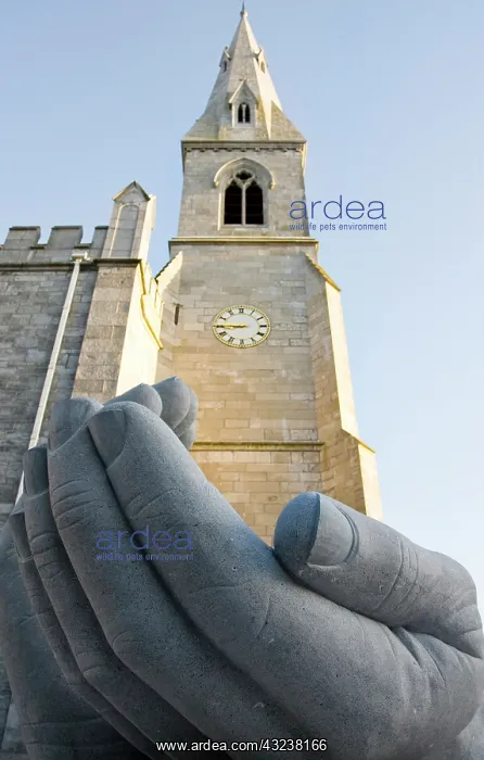 : Ireland, Ennis. Stone sculpture of a pair : Ireland, Ennis. Stone sculpture of a pair