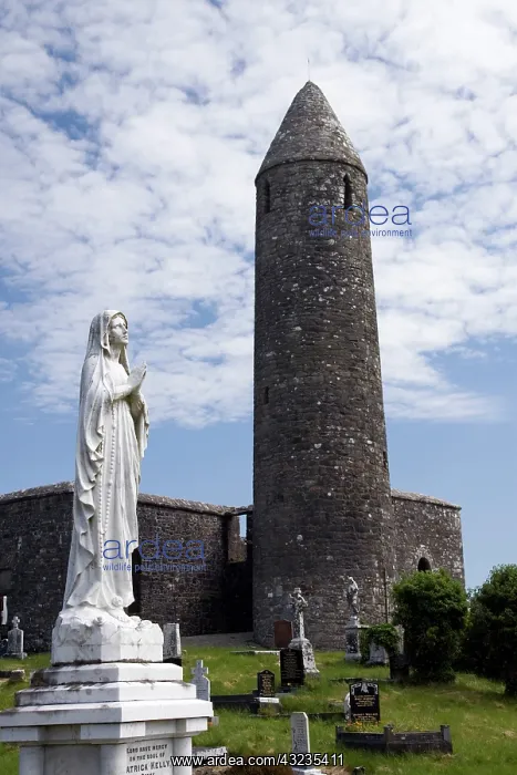 : Ireland, Mayo, Turlough. The Turlough Round : Ireland, Mayo, Turlough. The Turlough Round