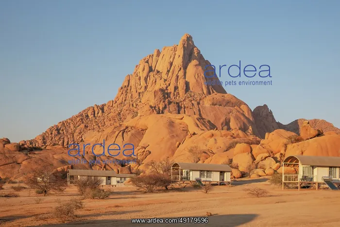 : The isolated Spitzkoppe mountain (1728 m) : The isolated Spitzkoppe mountain (1728 m)