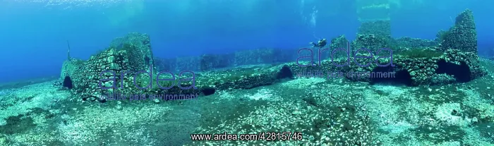 : Italy, Abruzzo, Capestrano, Capo d'Acqua lake scuba diver ex : Italy, Abruzzo, Capestrano, Capo d'Acqua lake scuba diver ex