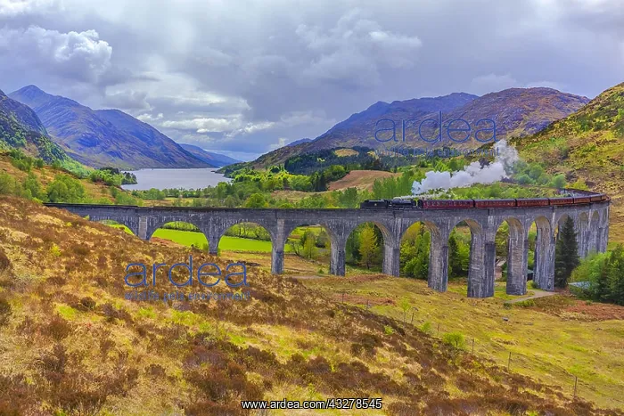 : Jacobite Steam Train - historic steam train steams : Jacobite Steam Train - historic steam train steams