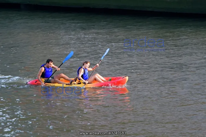 : Kayaking on the Nervion River in the city : Kayaking on the Nervion River in the city