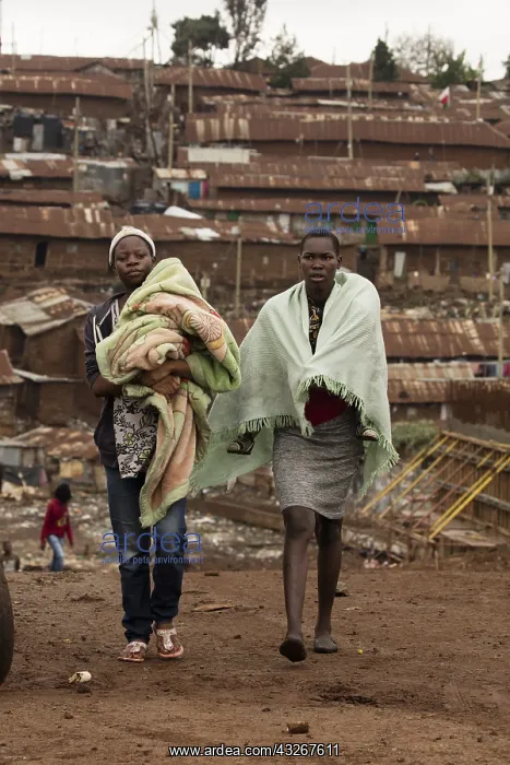 : Kibera, Africa's largest slum, near Nairobi, Kenya : Kibera, Africa's largest slum, near Nairobi, Kenya