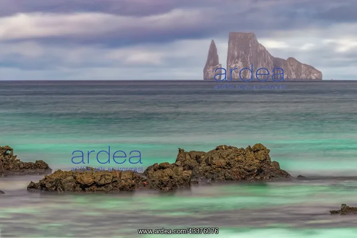 : Kicker Rock or Leon Dormido, San Cristobal Island : Kicker Rock or Leon Dormido, San Cristobal Island