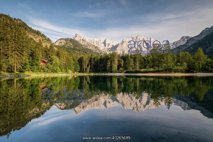 : Kleiner &, x5a4;see, Totes Gebirge with mountain : Kleiner &, x5a4;see, Totes Gebirge with mountain