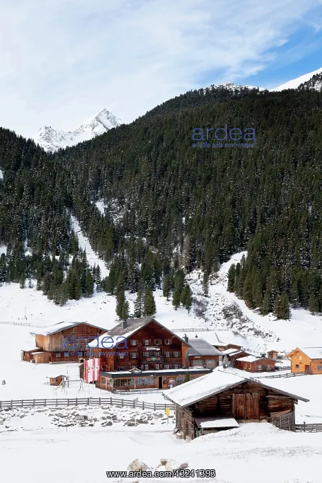 : The Krimmler Tauernhaus in the valley of : The Krimmler Tauernhaus in the valley of