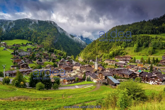 : La Clusaz village, departement Haute-Savoie, Auvergne-Rhone- : La Clusaz village, departement Haute-Savoie, Auvergne-Rhone-