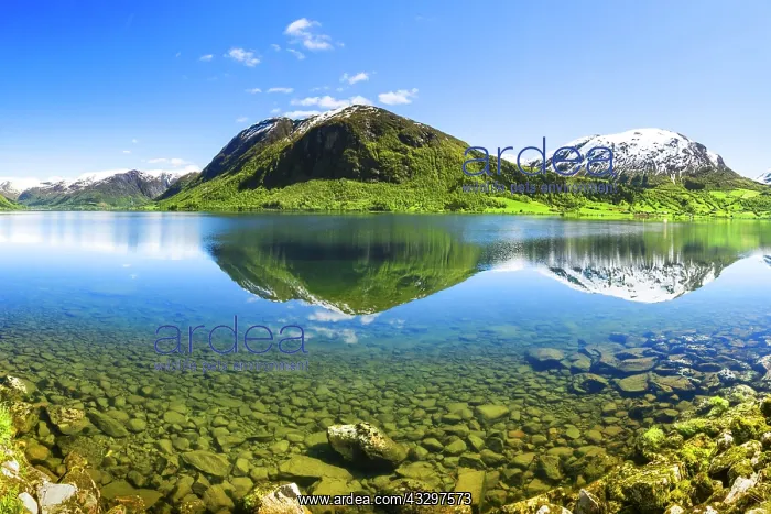 : Lake J&, xb33d32;avatnet with H&, x9e5bb5;ken mountain : Lake J&, xb33d32;avatnet with H&, x9e5bb5;ken mountain