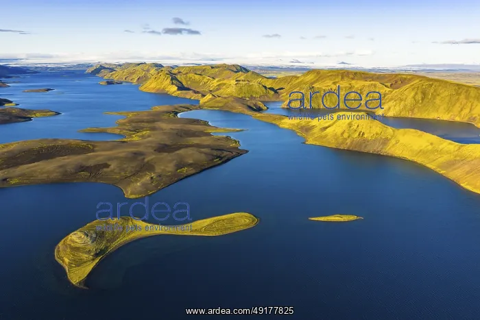  : Lake Langisjor in the Icelandic highlands