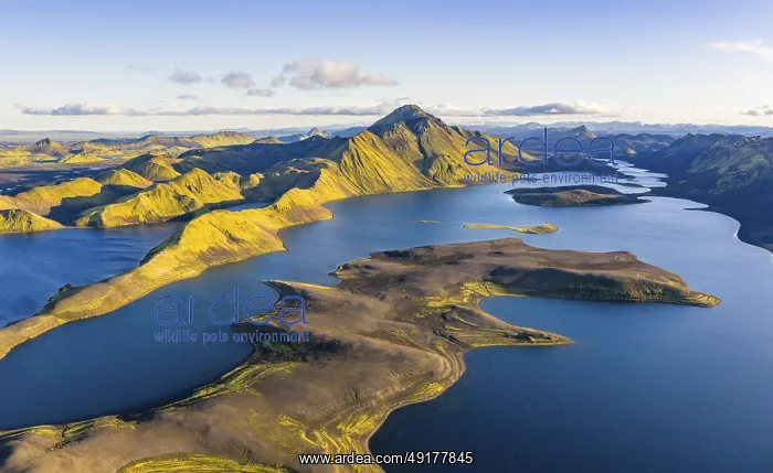 : Lake Langisjor in the Icelandic highlands : Lake Langisjor in the Icelandic highlands