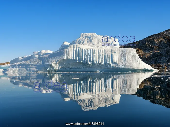 : Landscape with icebergs in the Sermilik (Sermiligaaq) : Landscape with icebergs in the Sermilik (Sermiligaaq)