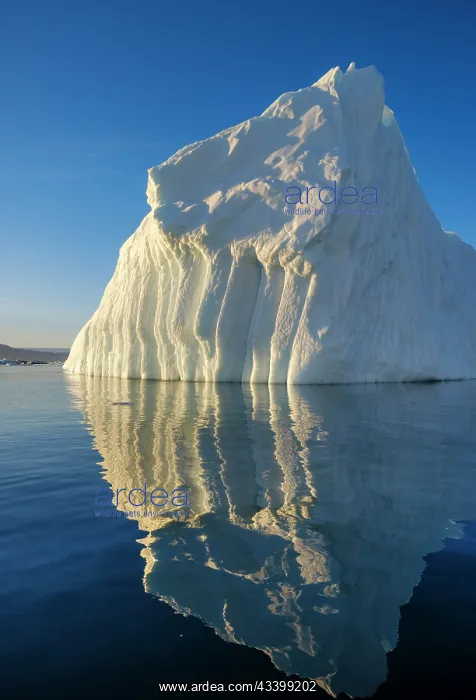 : Landscape with icebergs in the Sermilik (Sermiligaaq) : Landscape with icebergs in the Sermilik (Sermiligaaq)