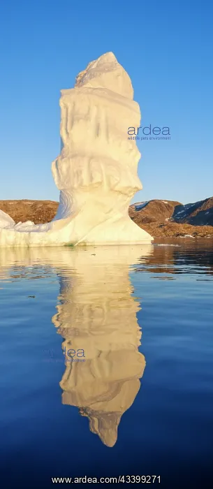 : Landscape with icebergs in the Sermilik (Sermiligaaq) : Landscape with icebergs in the Sermilik (Sermiligaaq)