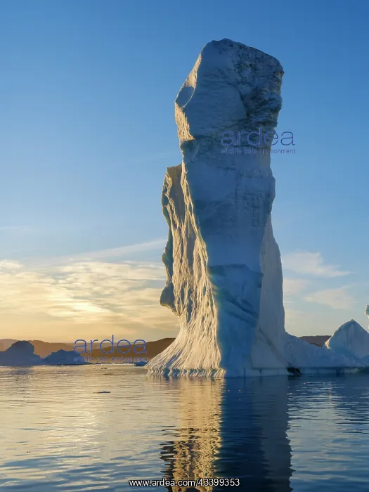 : Landscape with icebergs in the Sermilik (Sermiligaaq) : Landscape with icebergs in the Sermilik (Sermiligaaq)