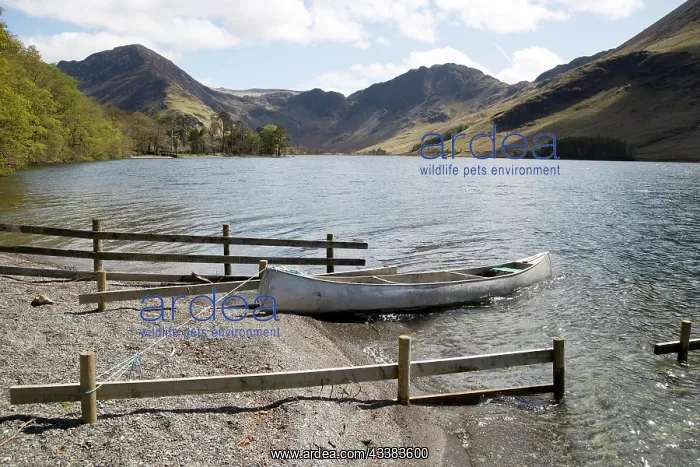  : Landscape view of Lake Buttermere, Cumbria, England