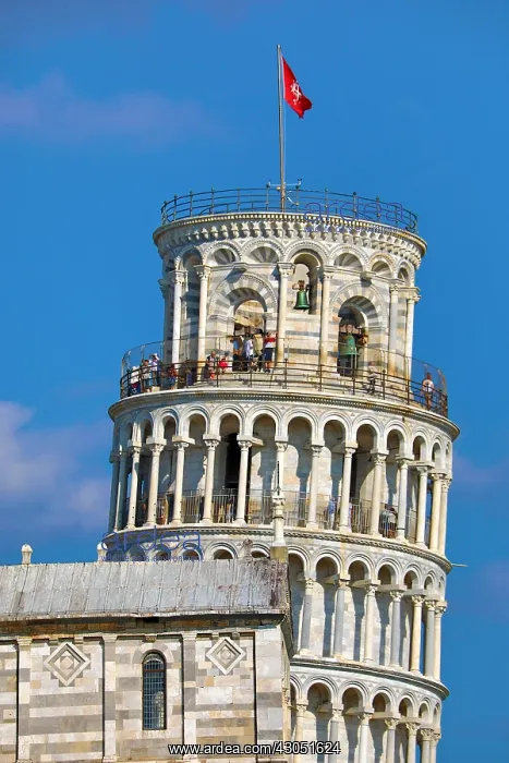 : Leaning Tower of Pisa bell tower, Piazza dei Miracoli : Leaning Tower of Pisa bell tower, Piazza dei Miracoli
